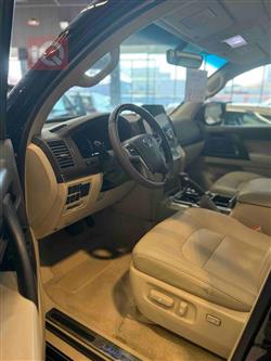 تۆیۆتا لاند کروزەر